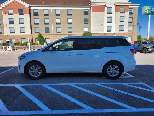 2017 kia sedona lx