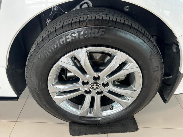 2023 toyota sienna platinum 7 passenger