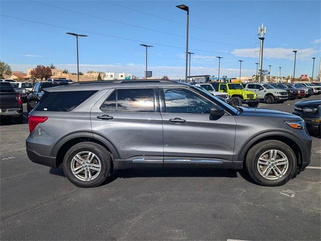 2023 ford explorer xlt