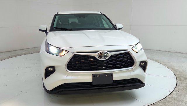 2021 toyota highlander le
