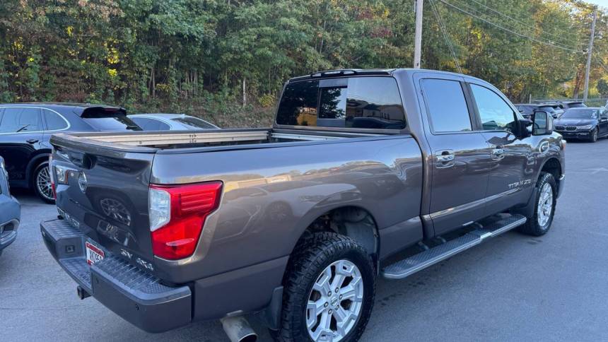2017 nissan titan xd sv