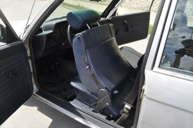 1982 bmw 320i e21 5 speed, clear title. no reserve auction