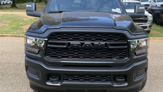 new 2024 ram 3500 tradesman crew cab 8' box 4wd
