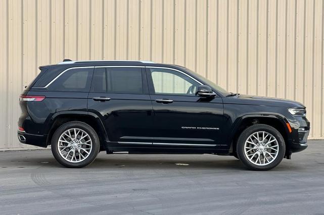 2023 jeep grand cherokee summit