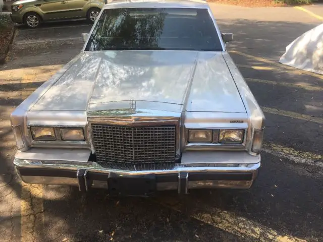 1987 lincoln town car signiture series sedan no reserve