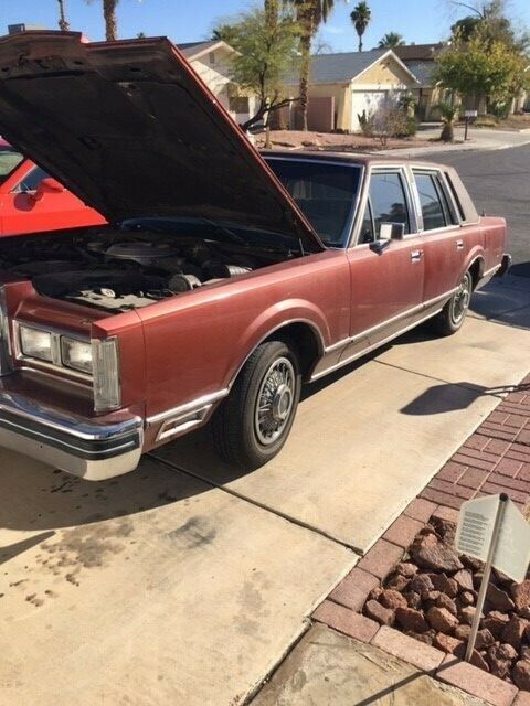 lincoln continental base model( not mark vi)