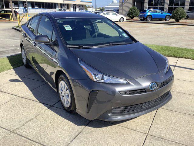 2021 toyota prius l