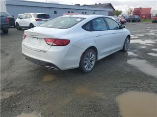 2015 Chrysler 200 s
