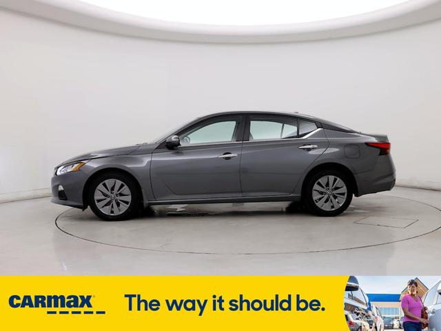 2021 nissan altima sv