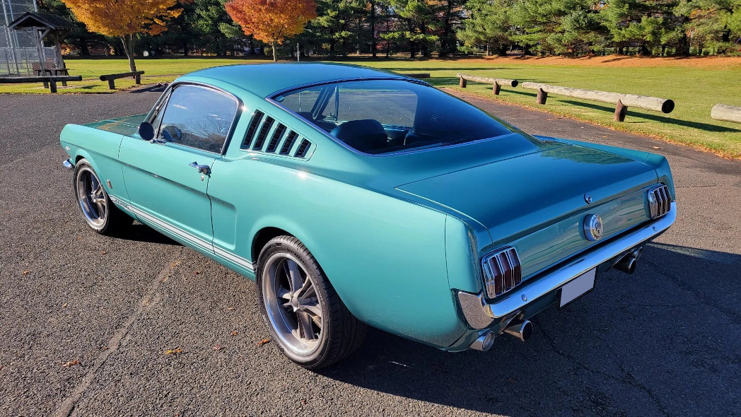 ford mustang gt