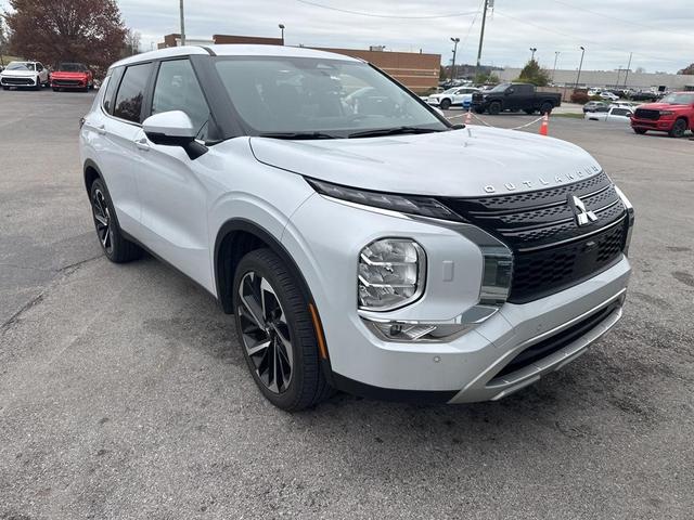 2023 mitsubishi outlander se