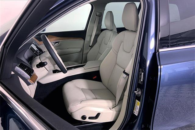 2022 volvo xc90 t6 momentum