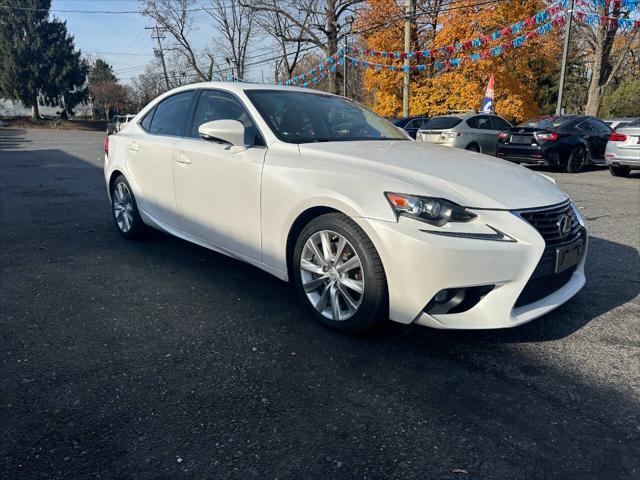 2016 lexus is 300 base