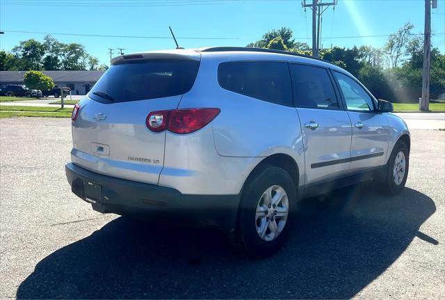 2011 chevrolet traverse ls