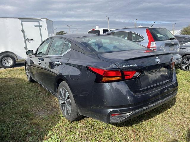 2022 nissan altima 2.5 sv