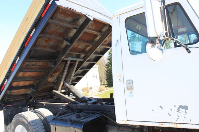 international dump truck