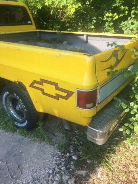 1987 chevrolet pickup truck 8ft box automatic
