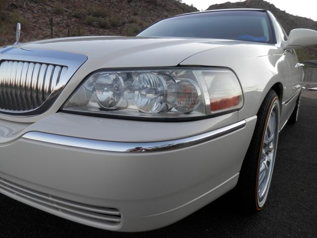 2007 lincoln town car signature limited