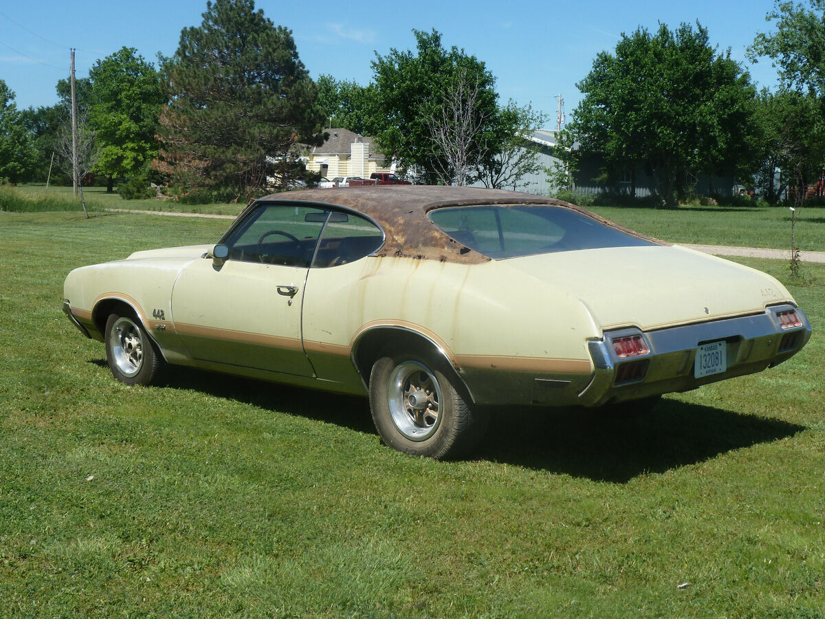 1972 oldsmobile 442 w30 not original motor or trans. has a 1972 455 installed