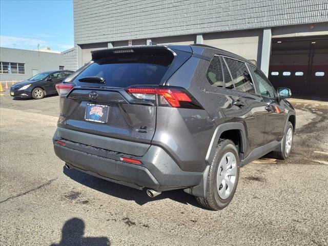 2021 toyota rav4 le