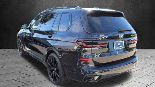 2025 BMW X7