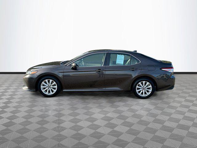2019 toyota camry le