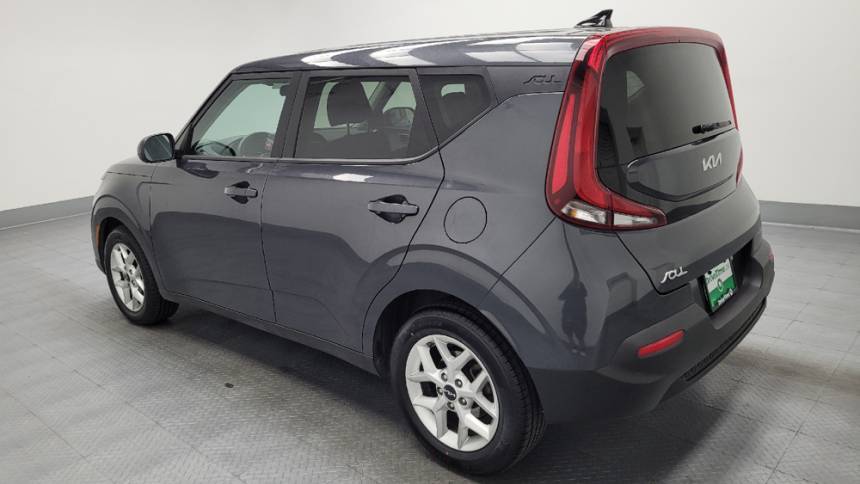 2022 kia soul lx