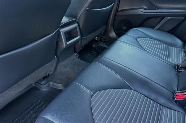 2022 toyota camry se