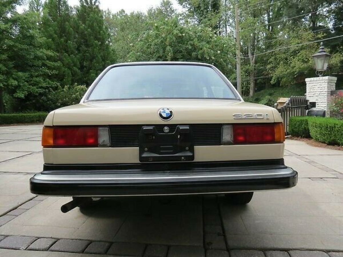 bmw 320i 1983