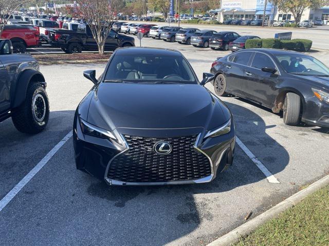 2022 lexus is 300 base
