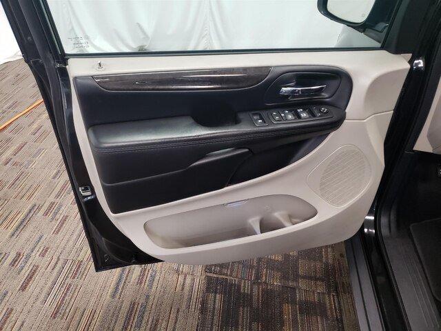 used 2017 dodge grand caravan se hutchinson, ks 67502 for sale in hutchinson, kansas