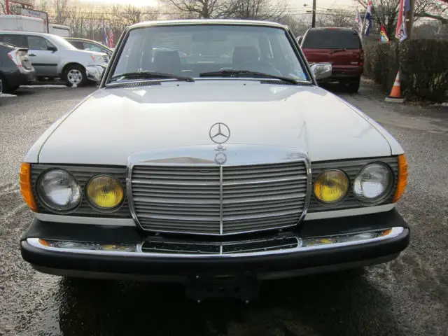 mercedes benz 300d1984 rare find! low mileage turbo diesel clean carfax