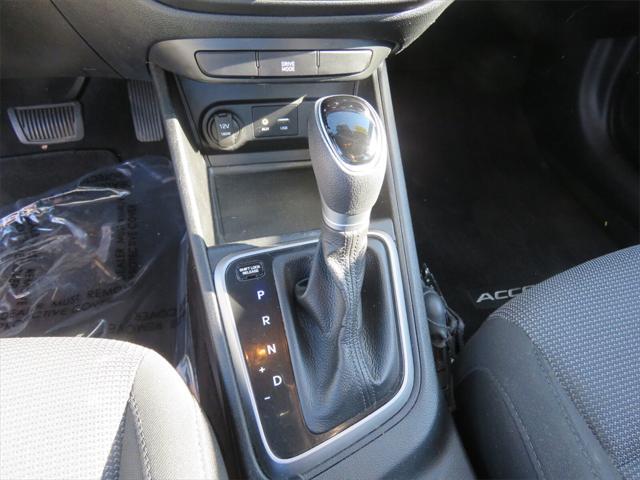 2019 hyundai accent se
