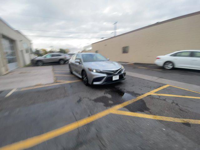 2021 toyota camry se