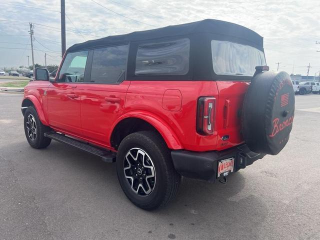 2022 ford bronco base
