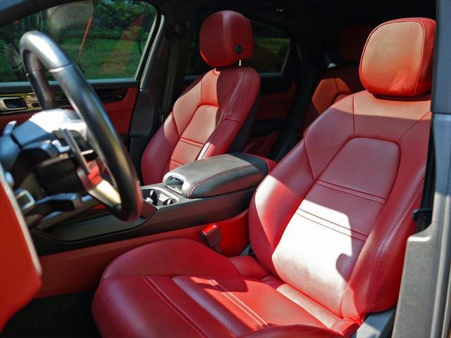 2022 porsche cayenne base (tiptronic)