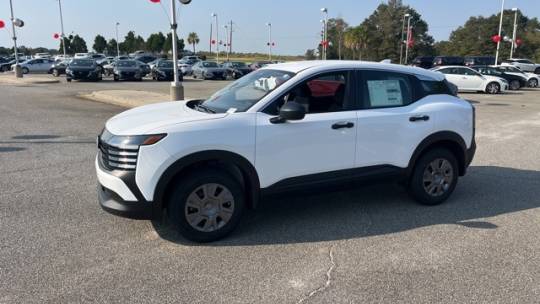 2025 Nissan Kicks s trim package