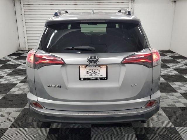 2018 toyota rav4 le