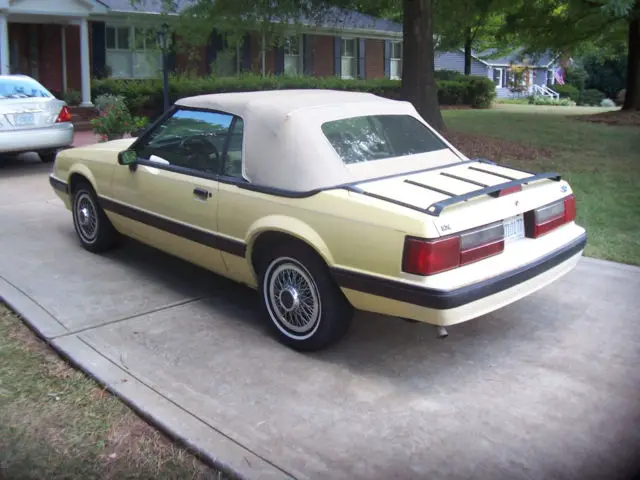 1989 ford mustang convertible