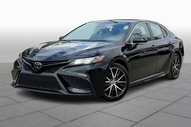 2022 toyota camry se
