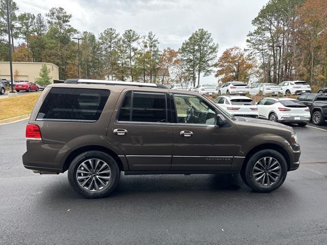 2015 lincoln navigator base