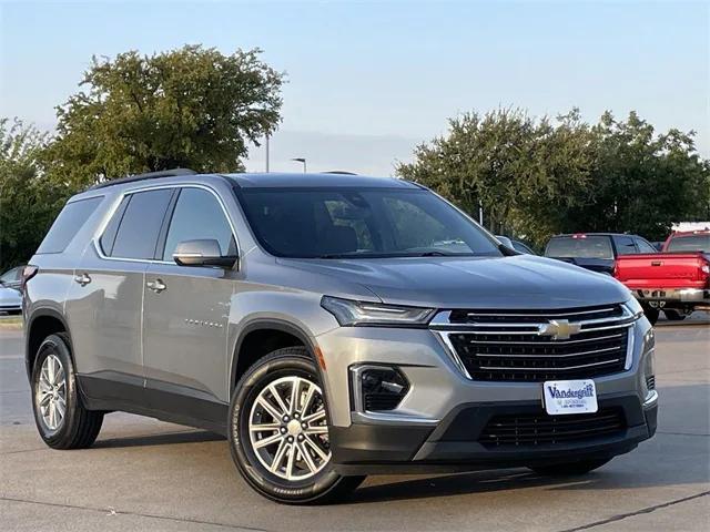 2023 chevrolet traverse lt cloth