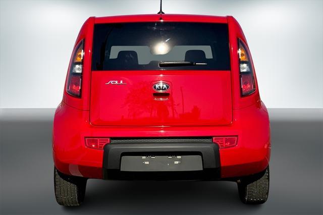 2010 kia soul +