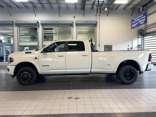 2022 ram 3500 limited 4x4 crew cab 8 ft. box 169.5 in. wb in north smithfield, rhode island