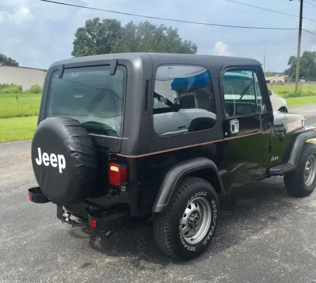 jeep wrangler! zero rust, florida jeep! 6 cyl. auto trans, factory a/c!