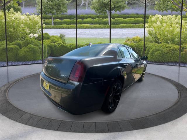 2017 chrysler 300 s