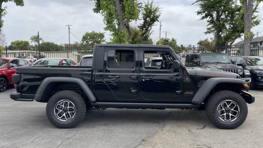 2024 Jeep Gladiator