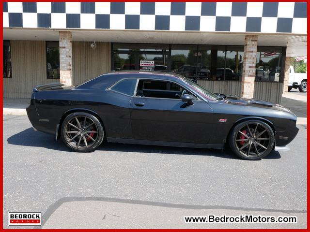 2011 dodge challenger srt8
