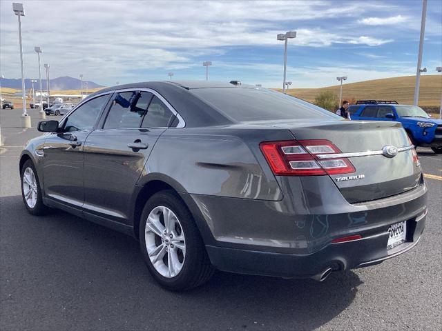 2017 ford taurus se