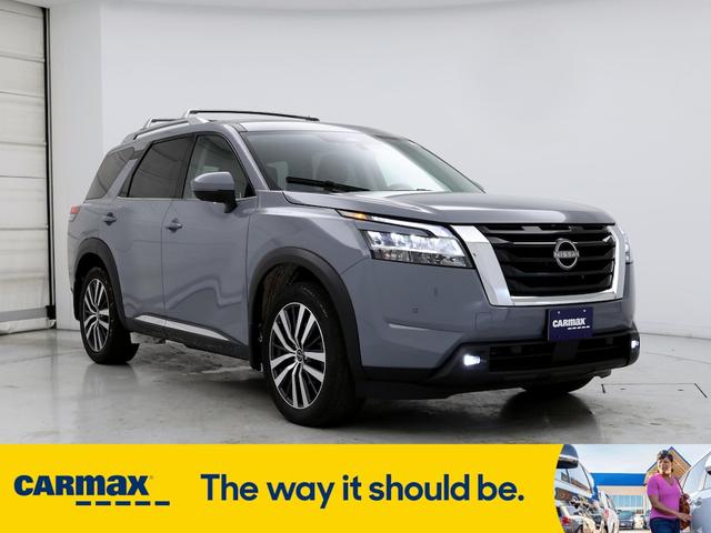 2022 nissan pathfinder platinum